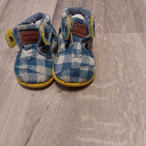 Toms Baby Boots - Picture 3 of 4